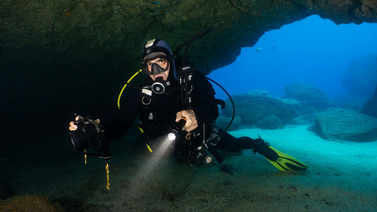 D710 Dive Light best diving flashlight