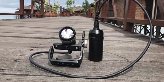 ​OrcaTorch D620 Canister Dive Light Review
