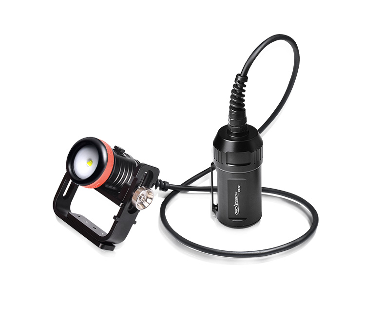 OrcaTorch D620V underwater video light with 2700 lumens